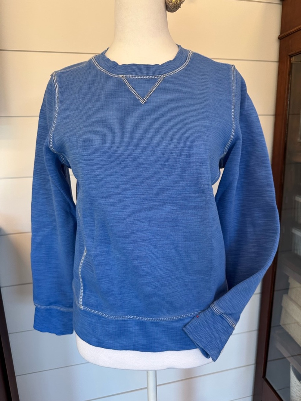 Tommy Bahama Ladies Crewneck Sweater in Blue (xs)